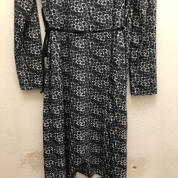 Crossing Pointe W Size 12MS Black/White/Gray Geometric Long Sleeve Wrap Dress - Picture 7 of 13